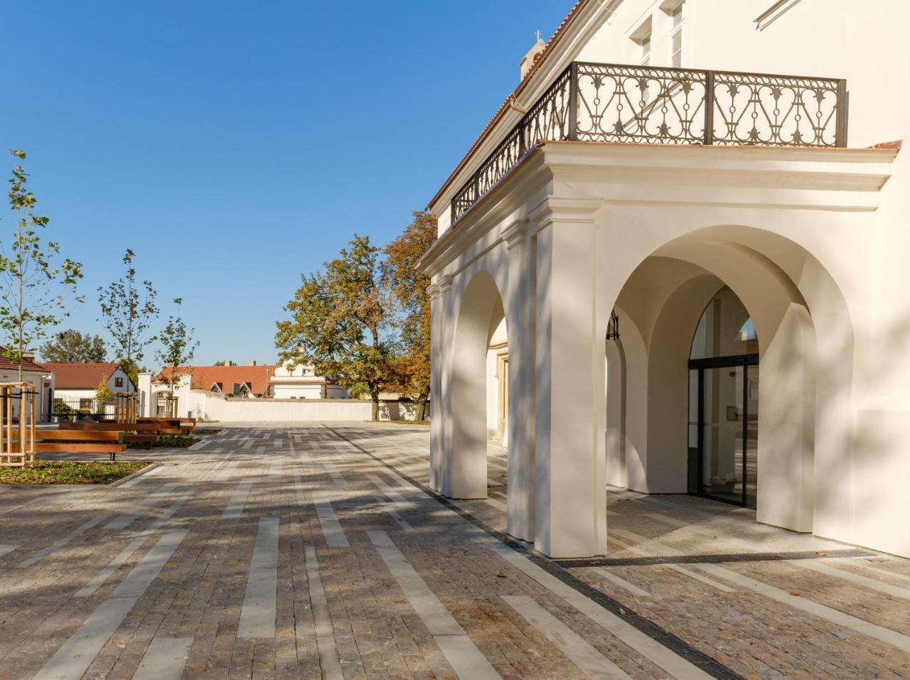 Chateau Clara Futura Dolni Brezany Екстериор снимка