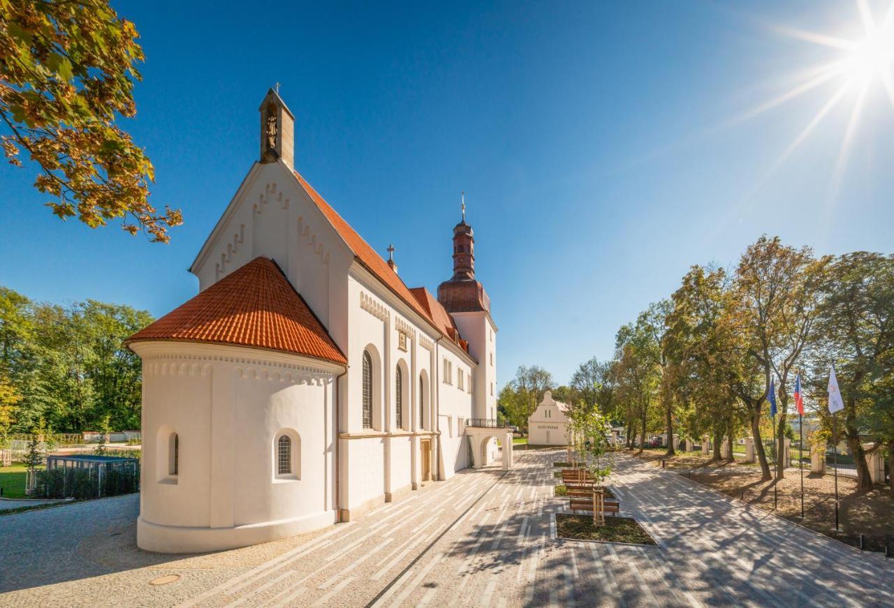 Chateau Clara Futura Dolni Brezany Екстериор снимка