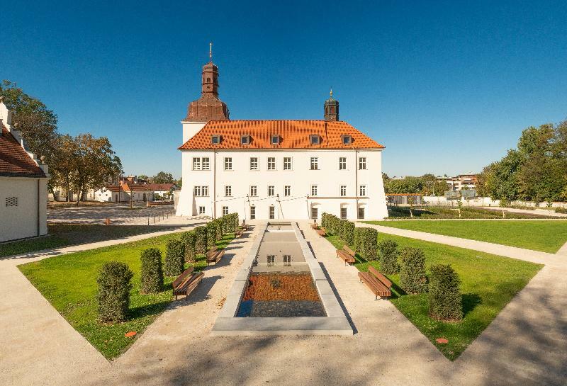 Chateau Clara Futura Dolni Brezany Екстериор снимка